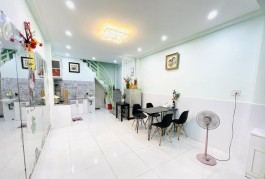 405/ NGUYỄN OANH - P17 - GÒ VẤP. 32M2 - HẺM THÔNG CHỈ CÓ 3 TỶ 300. NHÀ 2 TẰNG FULL NỘI THẤT. 2PN + 2WC.  CHỈ VÀO Ở.